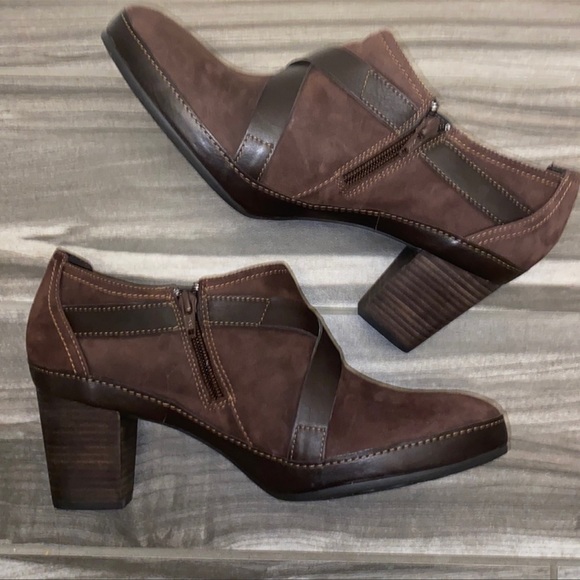 New! Clarks™ Artisan 82792 Collection Mid-Boot - Picture 4 of 13